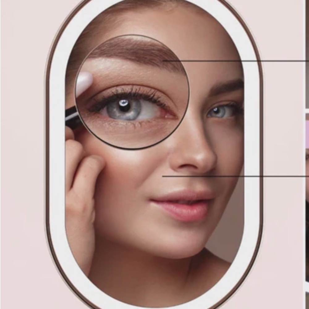 Like new Fancii Vera LED Vanity Mirror with magnifying mirror - Picture 5 of 5